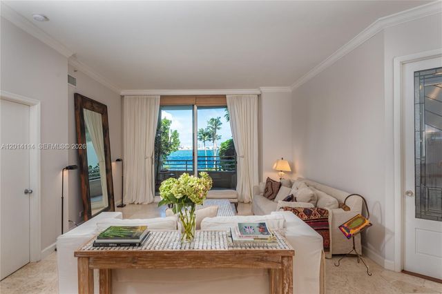 888 Brickell Key Dr 211, Miami, FL 33131