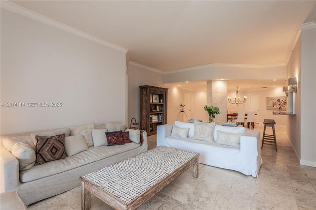 888 Brickell Key Dr 211, Miami, FL 33131