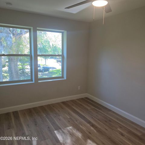 8205 KENSINGTON Square, Jacksonville, FL 32217