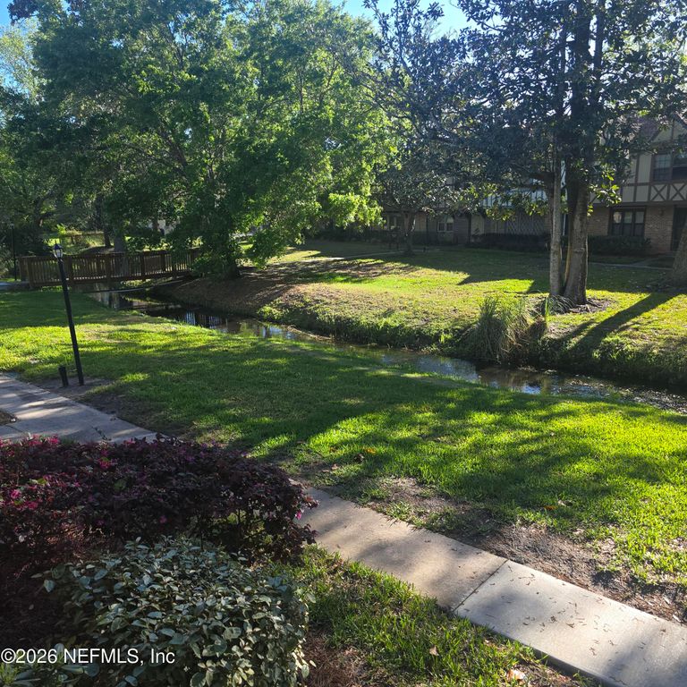 8205 KENSINGTON Square, Jacksonville, FL 32217