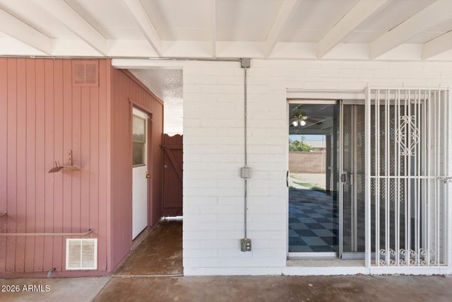2242 E CHIPMAN Road, Phoenix, AZ 85040