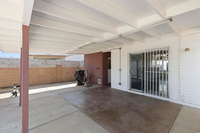 2242 E CHIPMAN Road, Phoenix, AZ 85040