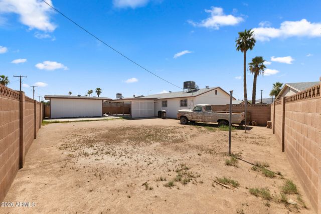 2242 E CHIPMAN Road, Phoenix, AZ 85040