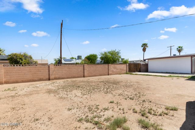 2242 E CHIPMAN Road, Phoenix, AZ 85040