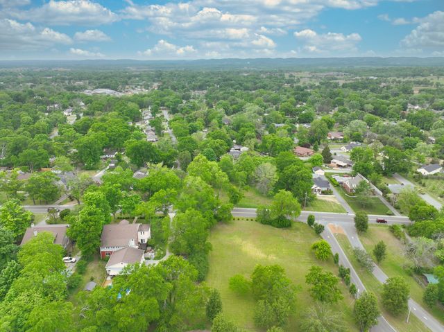 655 E Main St, Gallatin, TN 37066