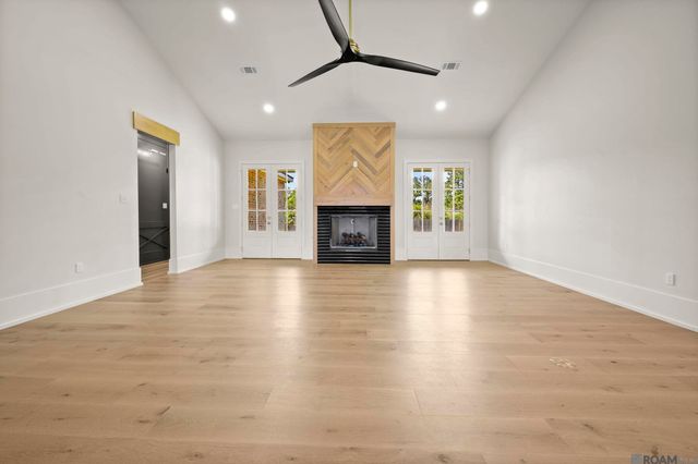 11079 Cessna St, Gonzales, LA 70737