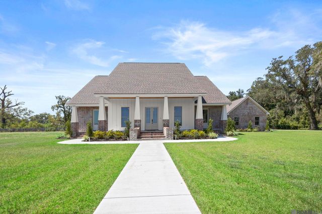 11079 Cessna St, Gonzales, LA 70737