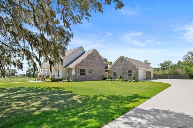 11079 Cessna St, Gonzales, LA 70737