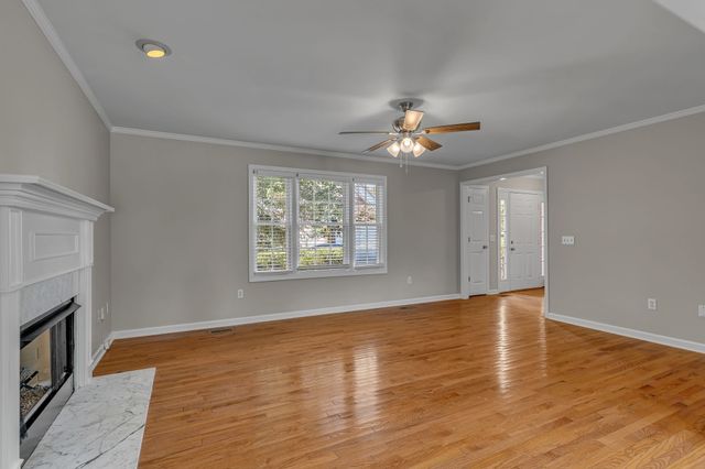 109 Edgeview Ct, Hendersonville, TN 37075