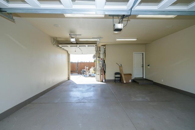 2505 Nathaniel Ct, Escalon, CA 95320