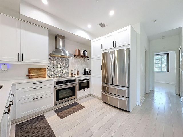 106 BRENT CIRCLE, Oldsmar, FL 34677