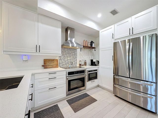 106 BRENT CIRCLE, Oldsmar, FL 34677