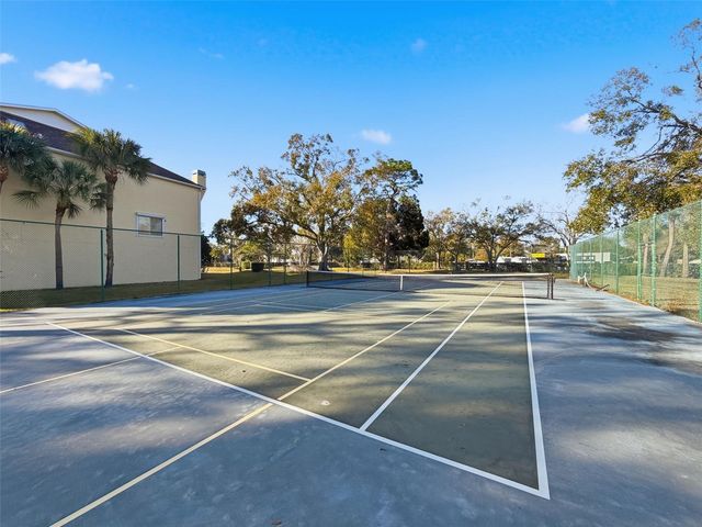 106 BRENT CIRCLE, Oldsmar, FL 34677