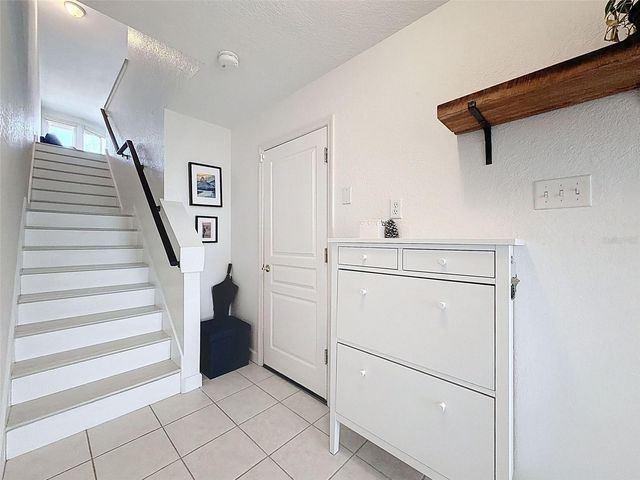 106 BRENT CIRCLE, Oldsmar, FL 34677