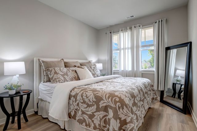 493 Golden Meadow Ln, Hendersonville, TN 37075