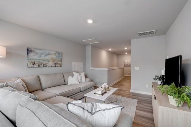 493 Golden Meadow Ln, Hendersonville, TN 37075