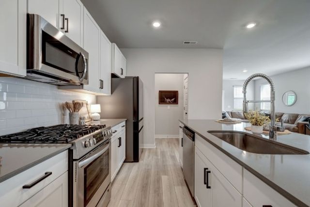 493 Golden Meadow Ln, Hendersonville, TN 37075