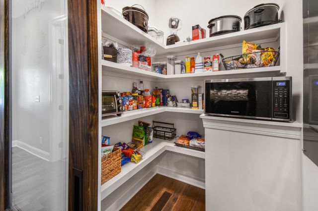 640 Riverview Estates Ln, Castalian Springs, TN 37031