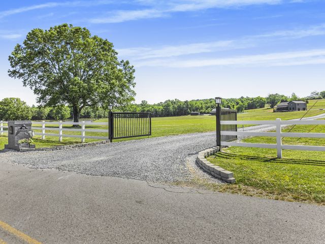 640 Riverview Estates Ln, Castalian Springs, TN 37031