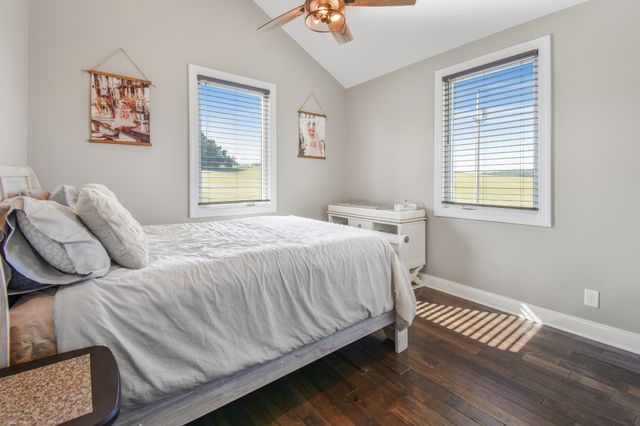 640 Riverview Estates Ln, Castalian Springs, TN 37031