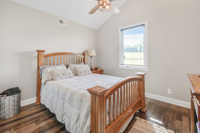 640 Riverview Estates Ln, Castalian Springs, TN 37031