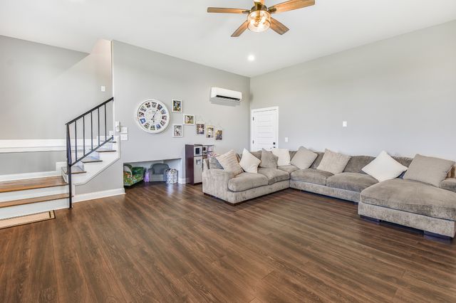 640 Riverview Estates Ln, Castalian Springs, TN 37031