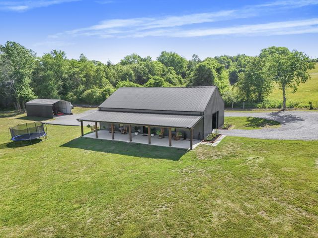 640 Riverview Estates Ln, Castalian Springs, TN 37031