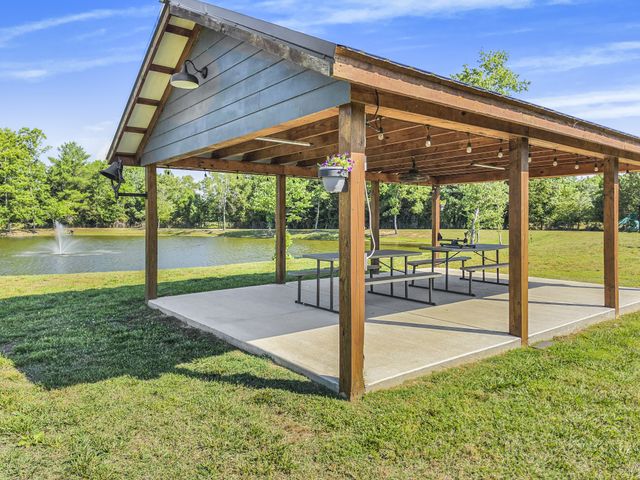 640 Riverview Estates Ln, Castalian Springs, TN 37031
