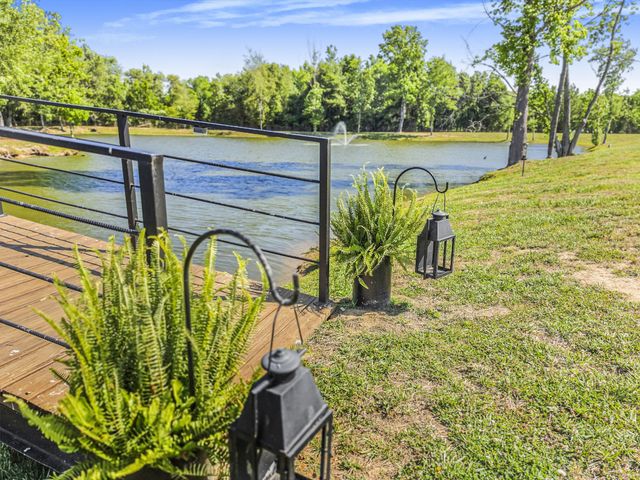 640 Riverview Estates Ln, Castalian Springs, TN 37031