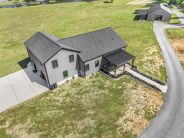 640 Riverview Estates Ln, Castalian Springs, TN 37031