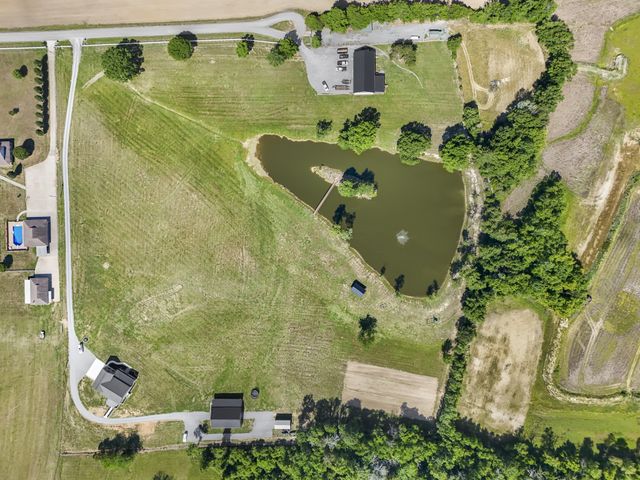 640 Riverview Estates Ln, Castalian Springs, TN 37031