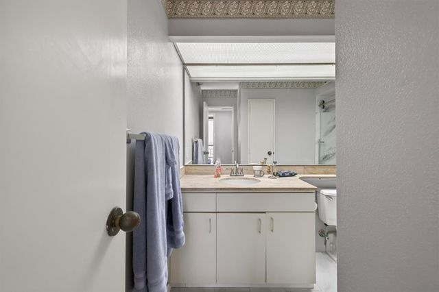 5220 Seawall Boulevard 735, Galveston, TX 77551
