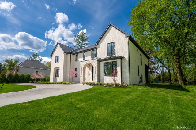 4546 Niagara Lane, Bloomfield Hills, MI 48301