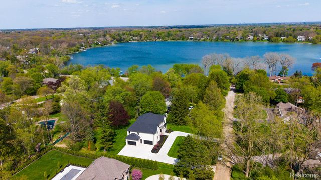 4546 Niagara Lane, Bloomfield Hills, MI 48301