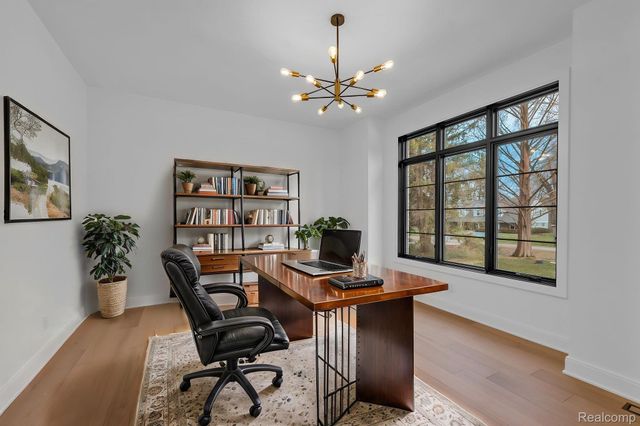 4546 Niagara Lane, Bloomfield Hills, MI 48301
