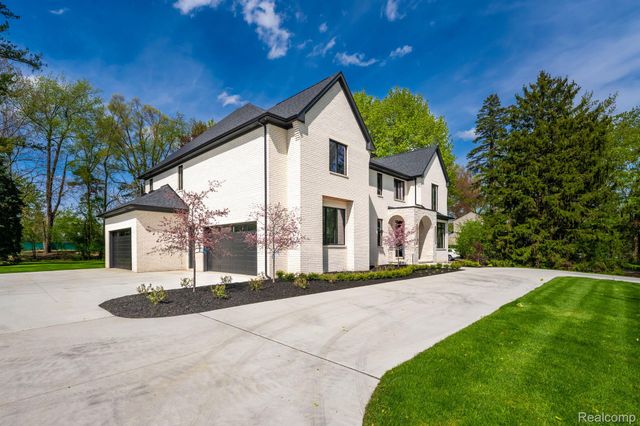 4546 Niagara Lane, Bloomfield Hills, MI 48301