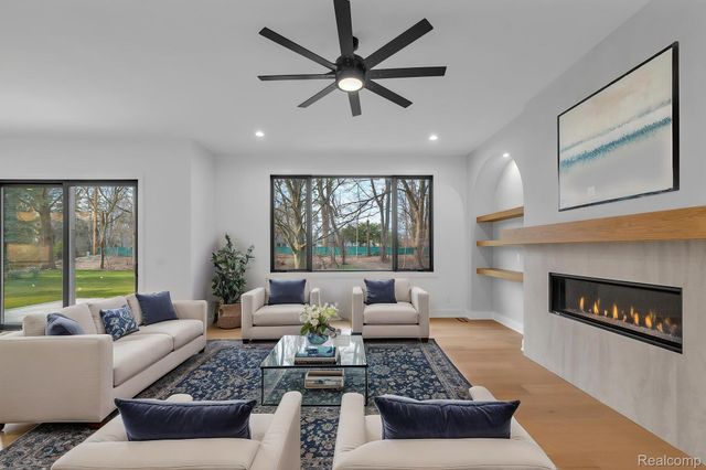 4546 Niagara Lane, Bloomfield Hills, MI 48301