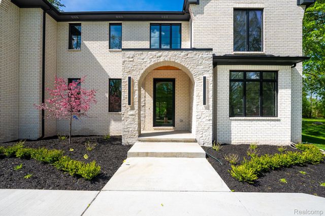 4546 Niagara Lane, Bloomfield Hills, MI 48301