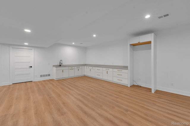 4546 Niagara Lane, Bloomfield Hills, MI 48301