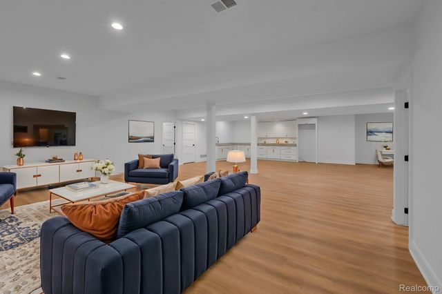 4546 Niagara Lane, Bloomfield Hills, MI 48301