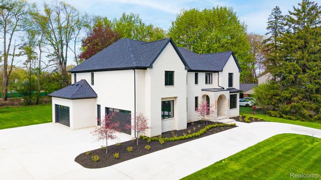 4546 Niagara Lane, Bloomfield Hills, MI 48301