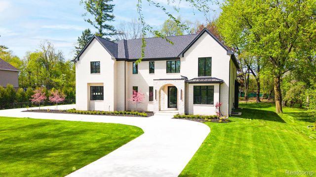 4546 Niagara Lane, Bloomfield Hills, MI 48301