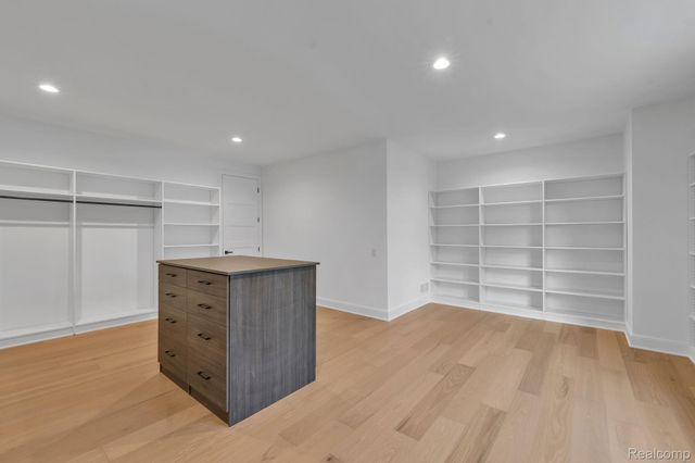 4546 Niagara Lane, Bloomfield Hills, MI 48301