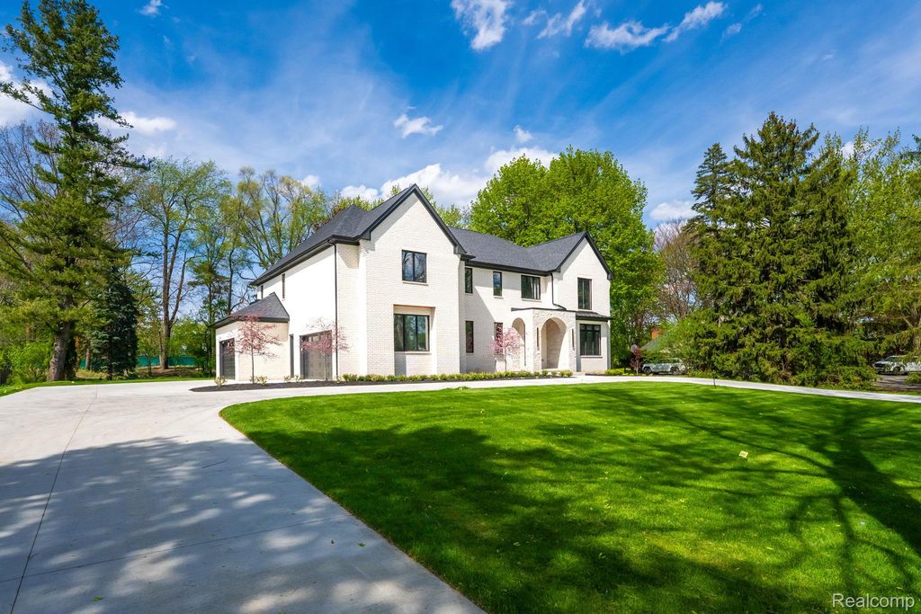 4546 Niagara Lane, Bloomfield Hills, MI 48301