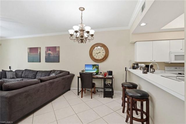8045 Tiger CV 502, Naples, FL 34113