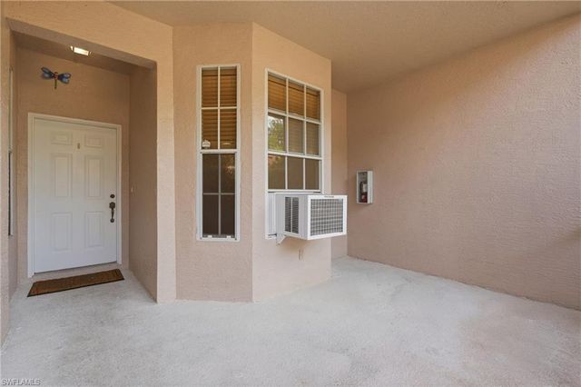 8045 Tiger CV 502, Naples, FL 34113