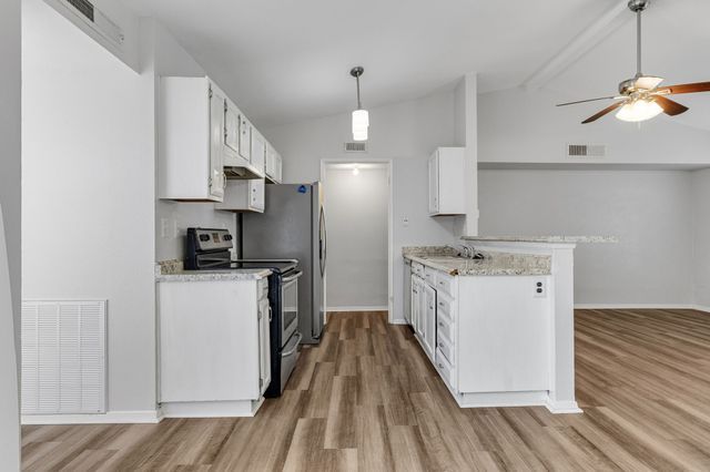 4627 Chapman Street, The Colony, TX 75056