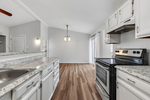 4627 Chapman Street, The Colony, TX 75056
