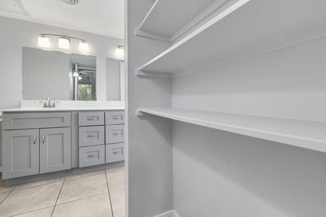 4627 Chapman Street, The Colony, TX 75056