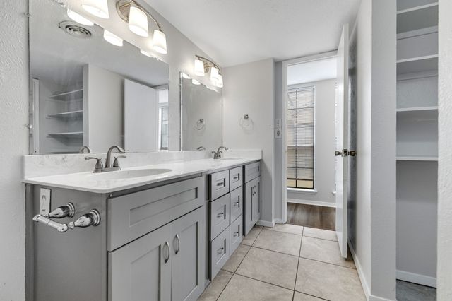 4627 Chapman Street, The Colony, TX 75056